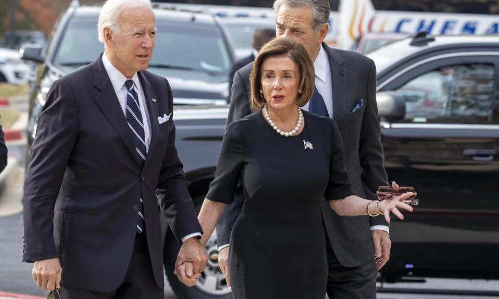 Πελόζι: Είναι προφανές ότι ο Μπάιντεν θα μπει τον Λευκό Οίκο